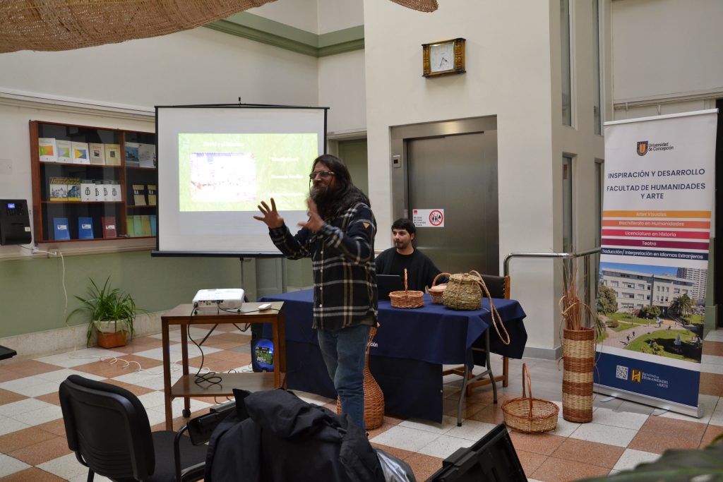 facultad-de-humanidades-y-arte-abrio-sus-puertas-a-la-comunidad-para-celebrar-el-dia-de-los-patrimonios-2024_54