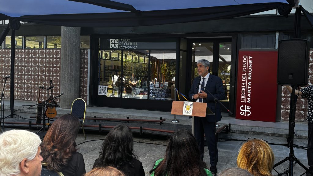 Fondo de Cultura Económica inaugura Librería Marta Brunet en la UdeC-1