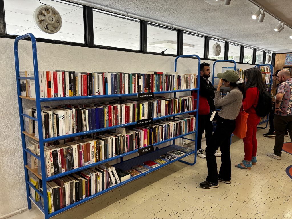 Fondo de Cultura Económica inaugura Librería Marta Brunet en la UdeC-3