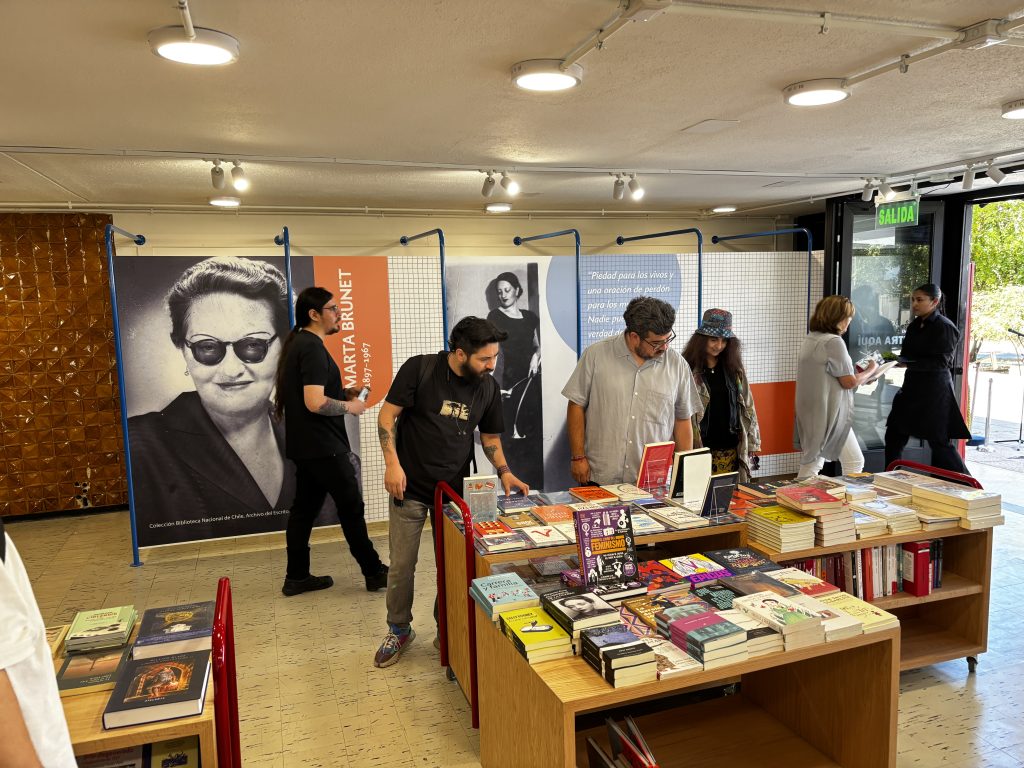 Fondo de Cultura Económica inaugura Librería Marta Brunet en la UdeC-4