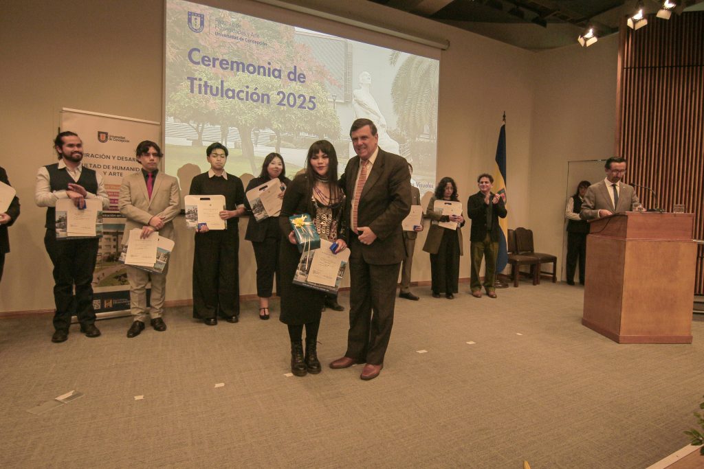 Titulación FHYA UdeC 2025_Artes Visuales-45