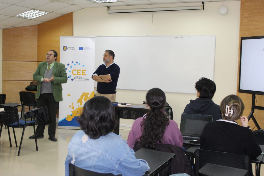 Investigador de la Universidad de Córdoba refuerza en la UdeC el debate académico frente a los desafíos de la posverdad-2