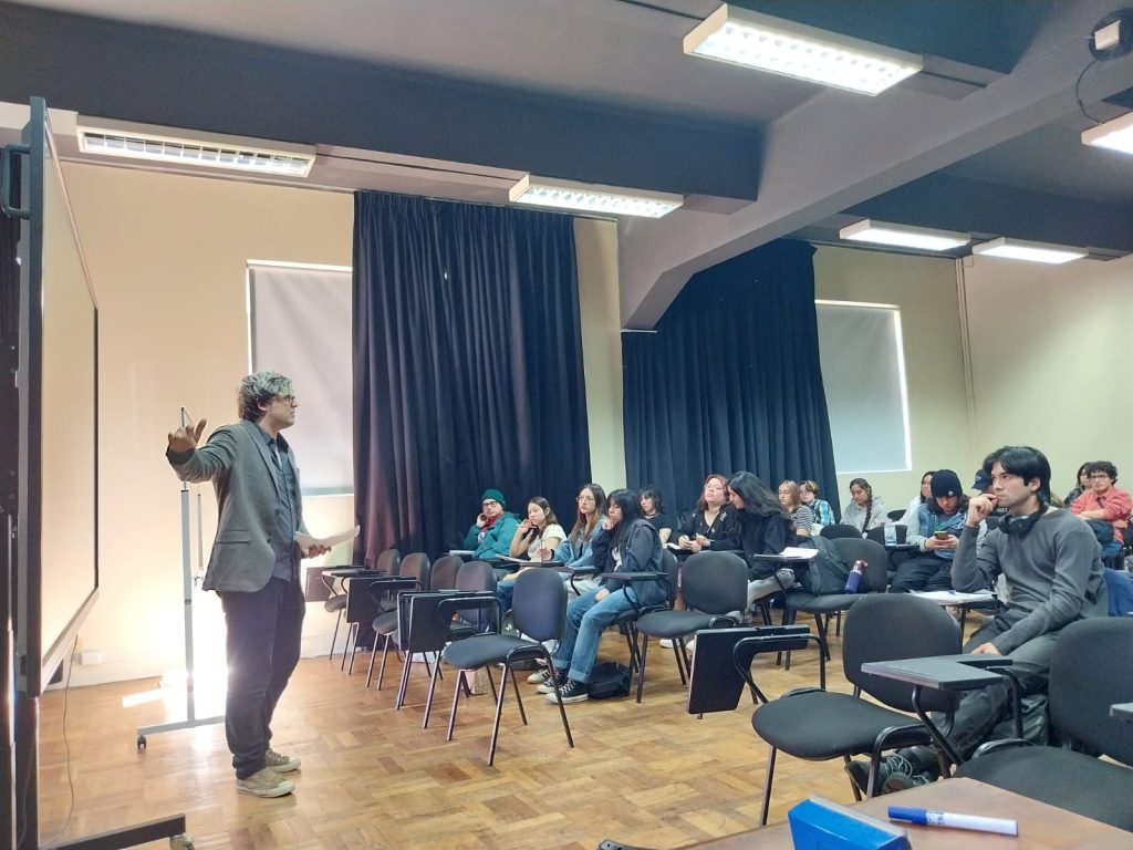 Estudiantes de Humanidades y Arte UdeC vinculan cine y literatura en taller de cortometrajes para enriquecer su formación integral-2