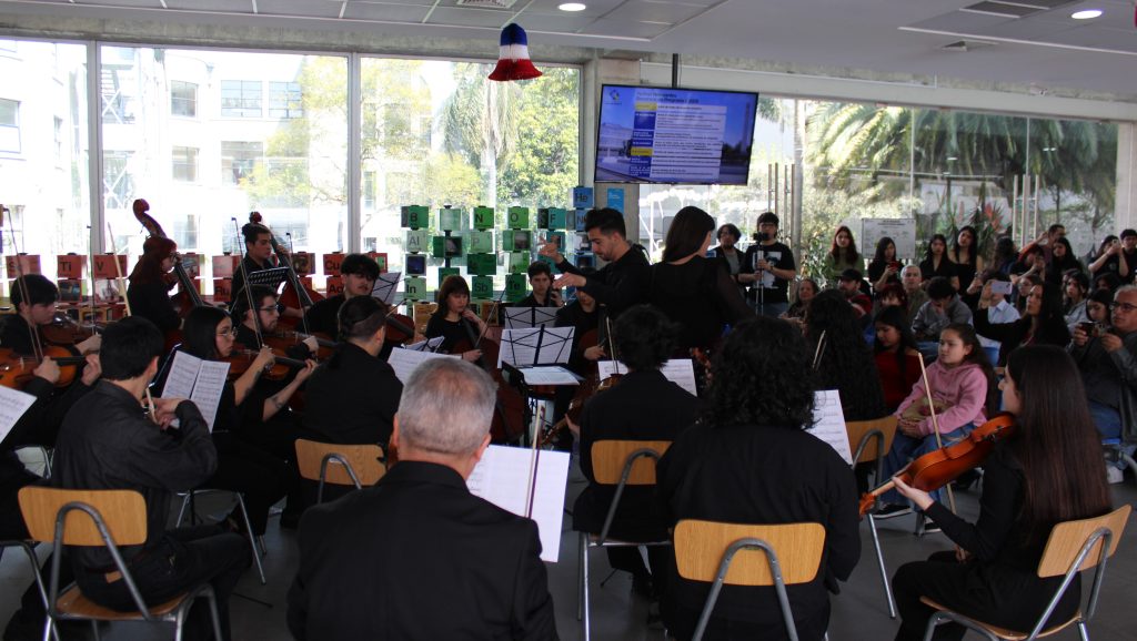 Orquesta de Estudiantes UdeC ofreció concierto “Encuentros” junto a la Orquesta del Liceo Bicentenario de Coelemu-2