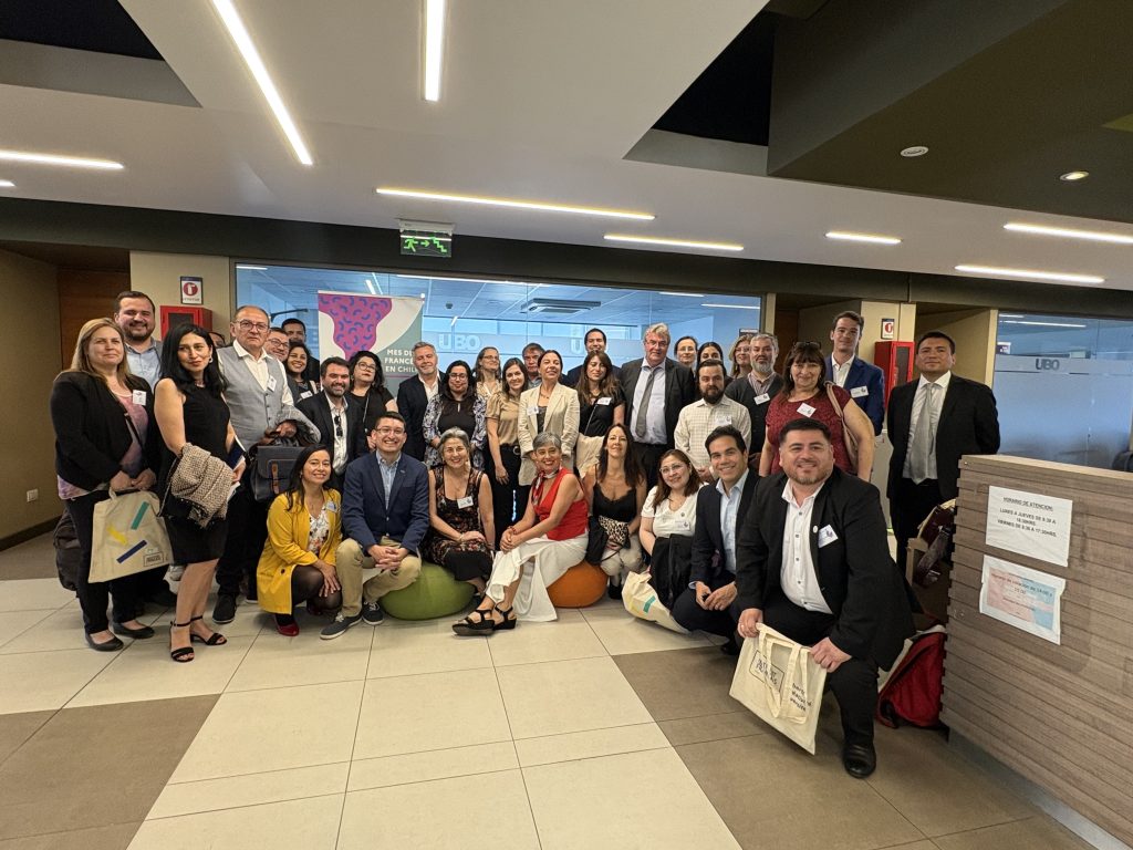 Académica del Departamento de Idiomas Extranjeros representa a la UdeC en el Seminario Anual de Lengua Francesa y comparte avances de la red francófona-2