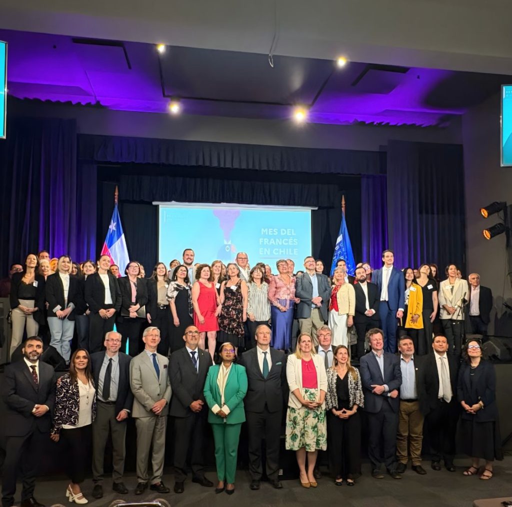 Académica del Departamento de Idiomas Extranjeros representa a la UdeC en el Seminario Anual de Lengua Francesa y comparte avances de la red francófona-3