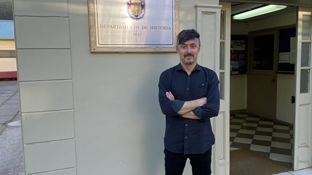 Académico UMCE dicta curso sobre usos sociales de la fotografía y crítica historiográfica para estudiantes de Doctorado en Historia UdeC