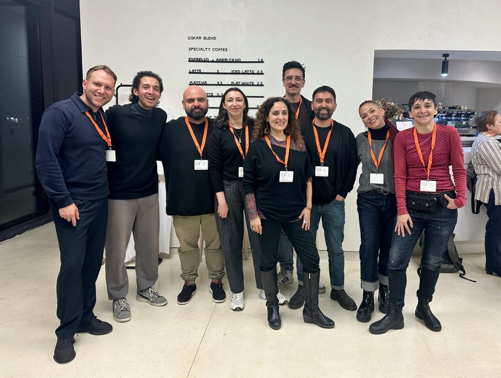 Académico UdeC fortalece redes internacionales en torno al teatro contemporáneo