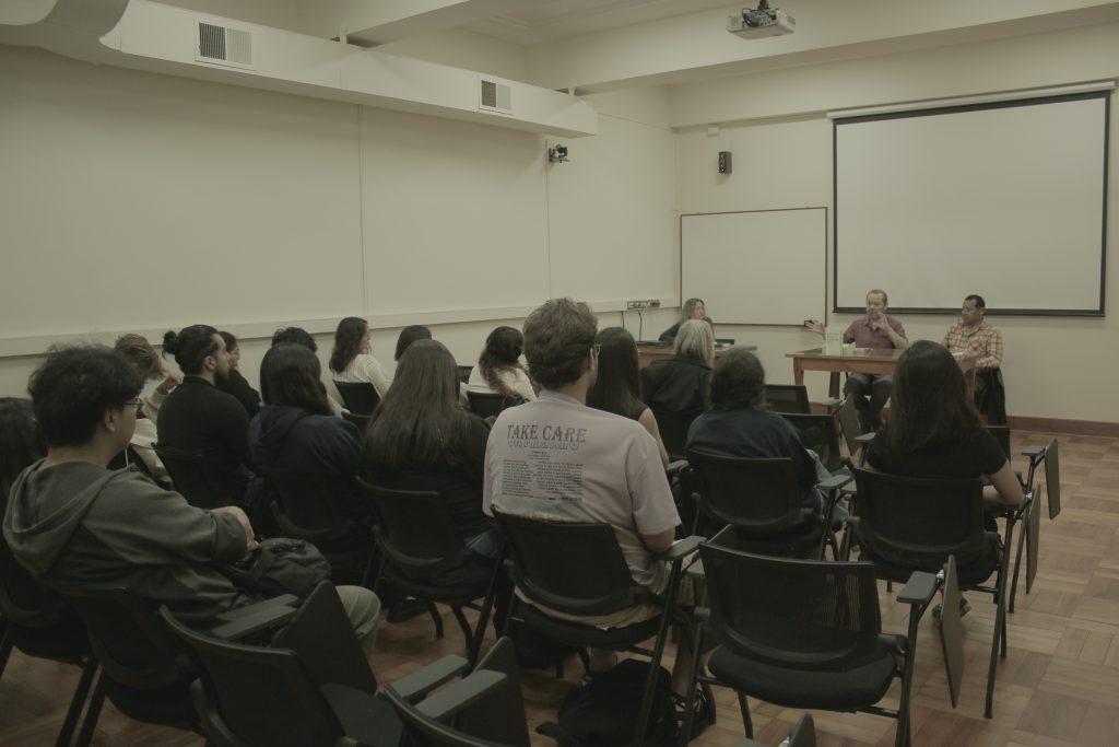 Académico del Departamento de Idiomas UdeC traduce al español Poétique de la Relation-2