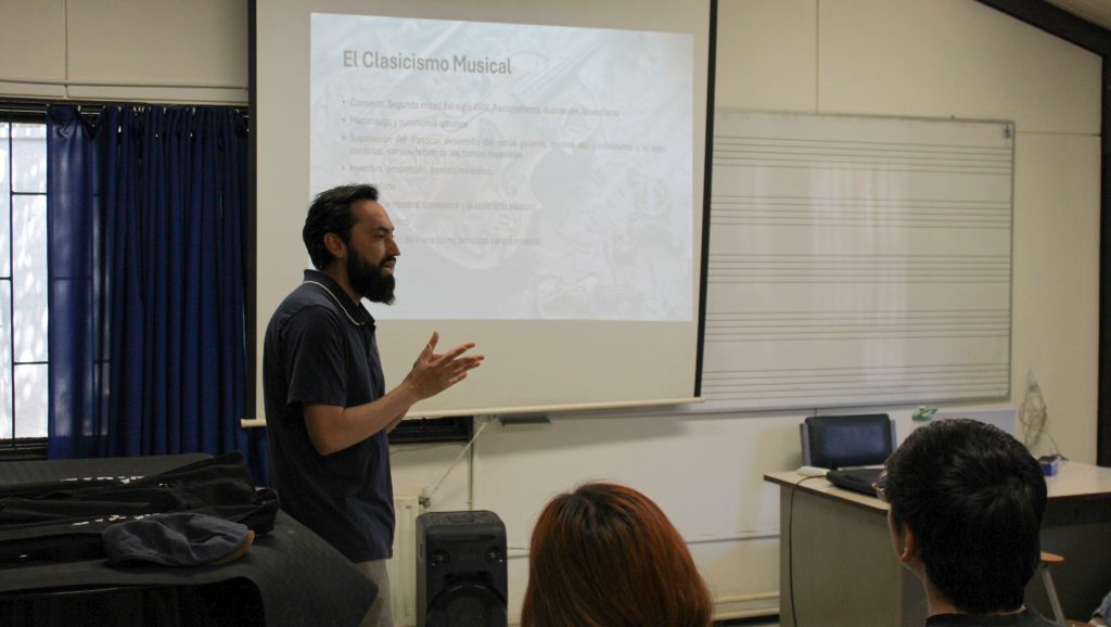 Departamento de Música UdeC realizó clase abierta a la comunidad sobre el Clasicismo Musical-8