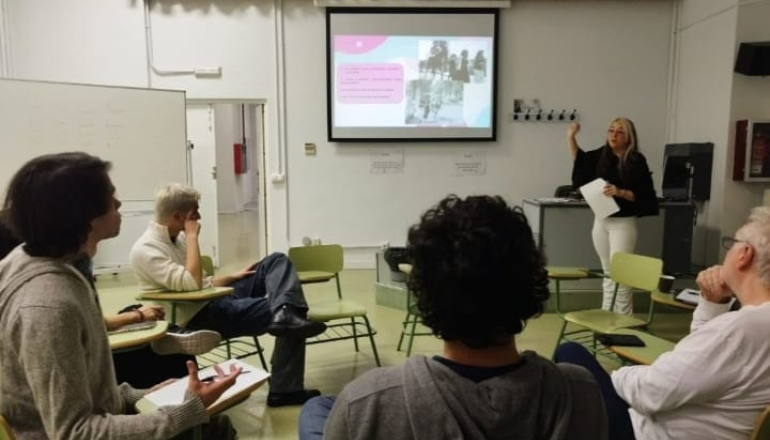 Estudiante de Doctorado en Literatura Latinoamericana UdeC fortalece el diálogo académico con una conferencia internacional en la Universidad Complutense de Madrid-3