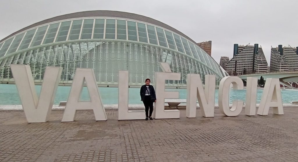 Académica de la Facultad de Humanidades y Arte UdeC participó como expositora en Conferencia INTED 2026_3