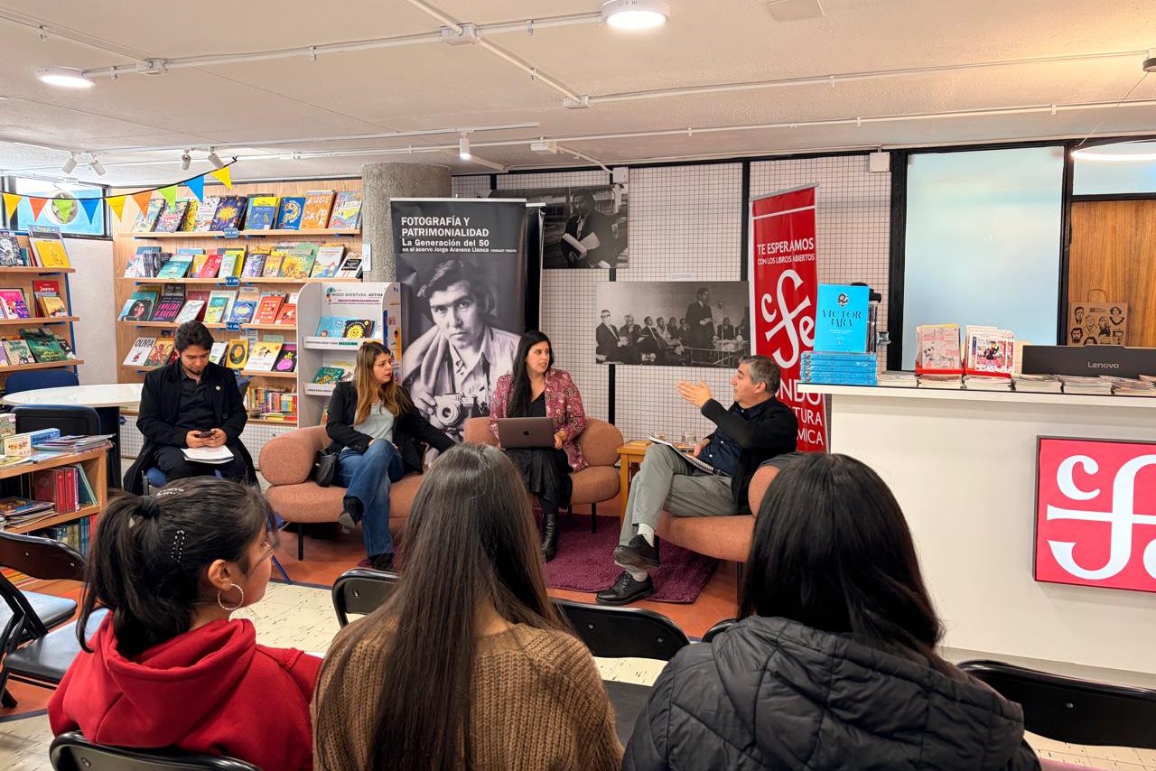 Académicos del Departamento de Español UdeC presentan hallazgos sobre la Generación del 50 desde la fotografía patrimonial-3