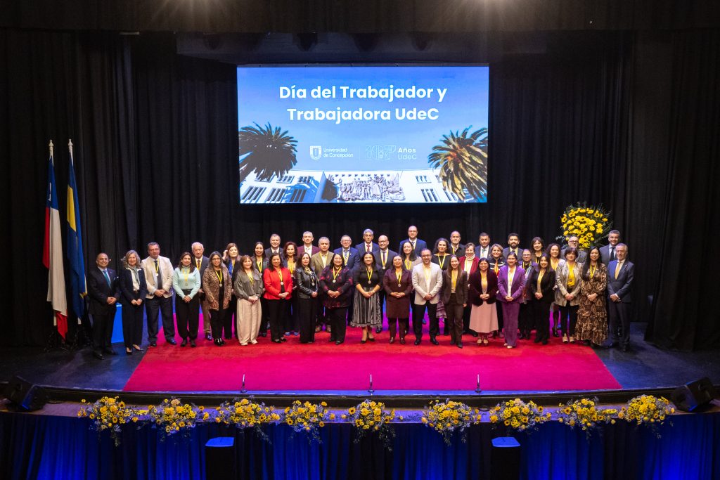 Ceremonia dia del trabajador y trabajadora UdeC -12 2