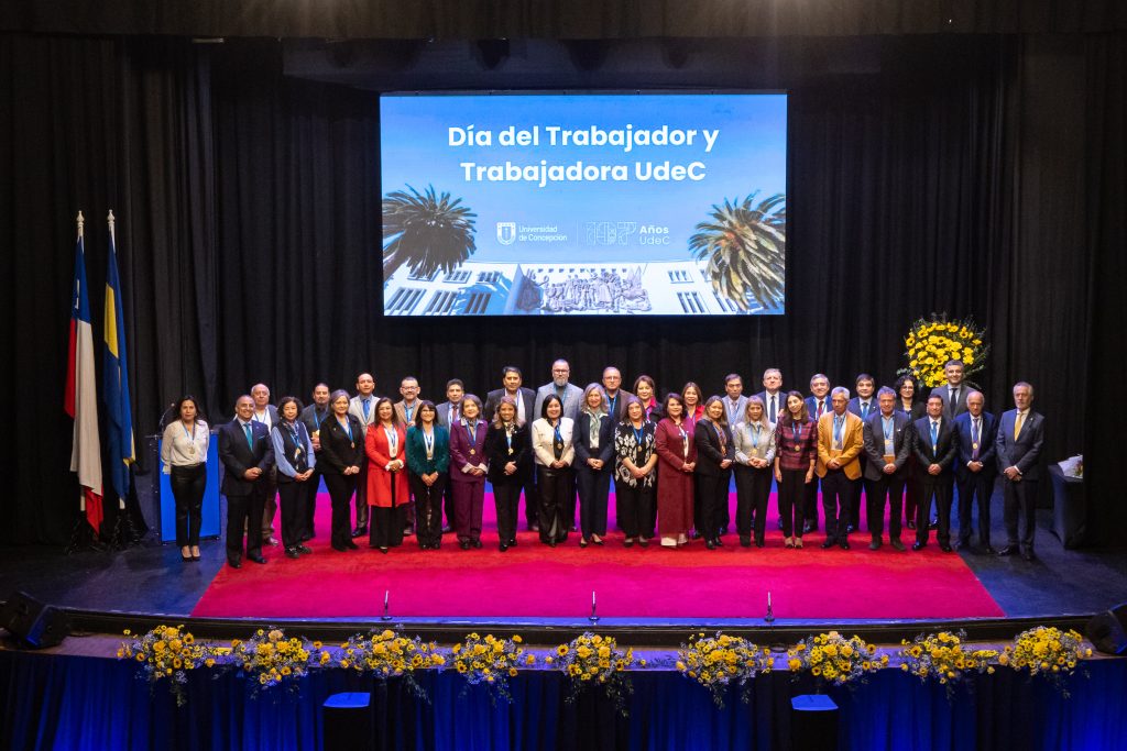 Ceremonia dia del trabajador y trabajadora UdeC -14 2