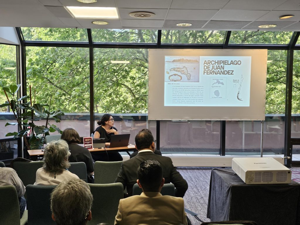 Investigadora UdeC presenta en París sobre historia colonial y transformaciones ecológicas del Archipiélago de Juan Fernández-3