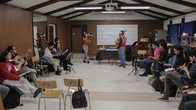 Departamento de Música UdeC ofreció taller gratuito de música popular latinoamericana a toda la comunidad