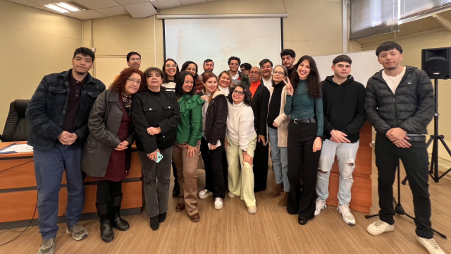 Académica del Departamento de Español UdeC dicta conferencia sobre Camilo Castelo en encuentro sobre literatura portuguesa