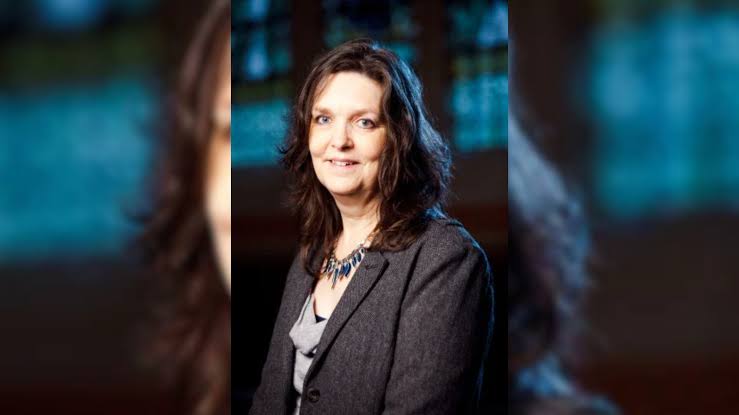 UdeC recibe a destacada investigadora Dra. Catherine Boyle en jornada sobre teatro y traducción escénica